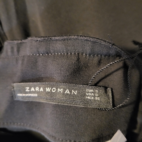 ZARA Back Zip Up Black Pencil Skirt Size Small - Picture 5 of 8